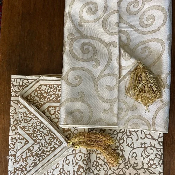 PRICE DROP! Elegant Gold Filigree Table Runners - Set of 2 - Picture 1 of 10